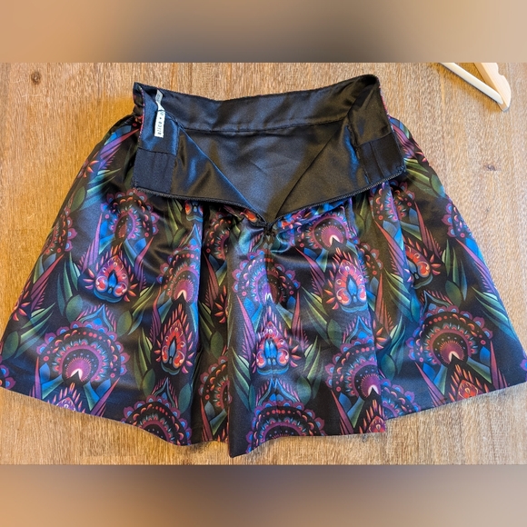 Alice + Olivia Stora Pleated Pouf Skirt | Ombre Deco Print | Size 2 NWT - Picture 8 of 13
